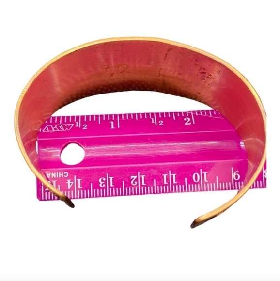 Wide Copper Cuff Southwestern Bracelet / Niello & Stamped Scalloped Design, Mark - Picture 8 of 9